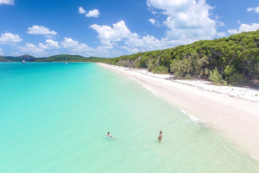 Sailing Whitsundays Hero Image For Top 10 Things To Do On Whitehaven Beach