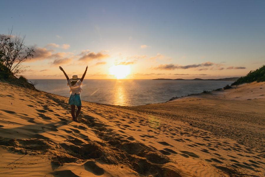 carlo sandblow, rainbow beach