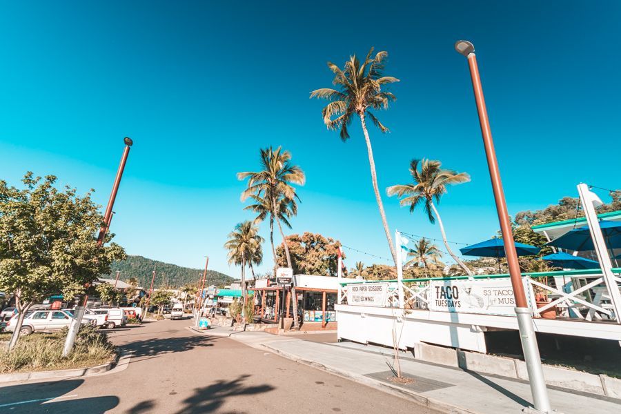 Boatys Airlie Beach outdoor seating