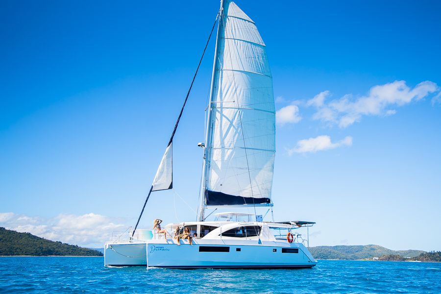 Sailing Whitsundays Hero Image For How To Pick The Best Boat For Sailing The Whitsundays