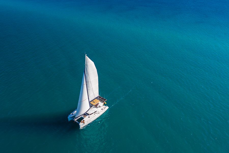 Yacht sailing on the Whitsundays Yacht-sailing-whitsundays