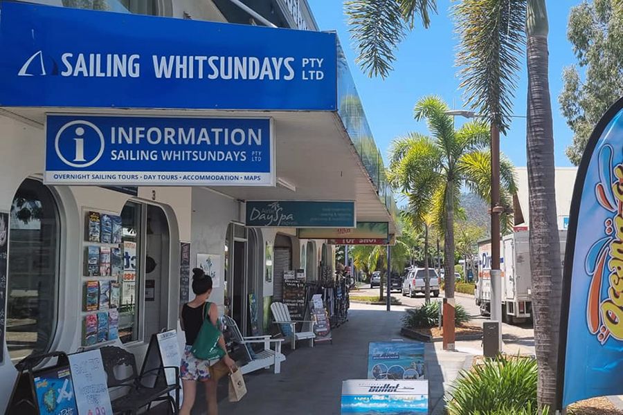 Sailing Whitsundays Shop, Airlie Beach Main Street 