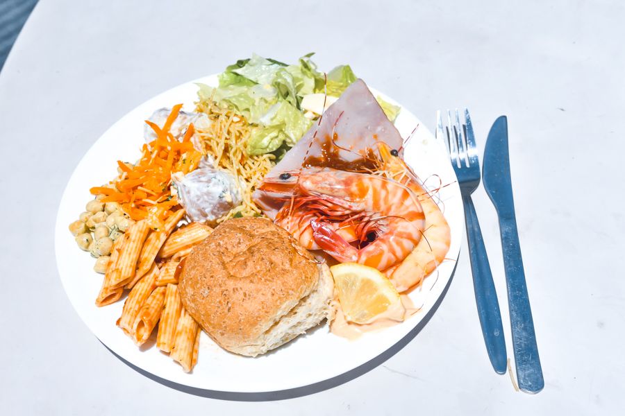 Reefsleep Buffet Lunch Great Barrier Reef tour 