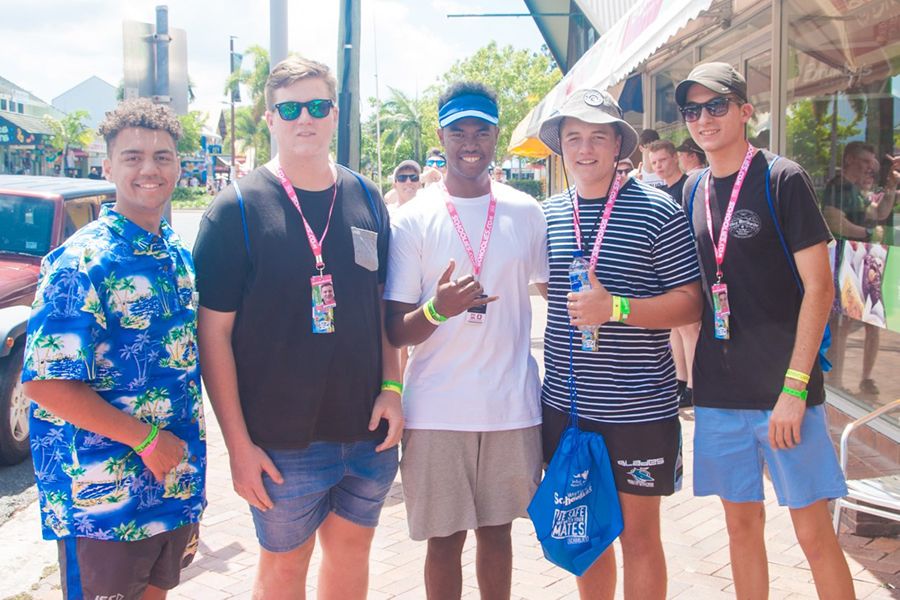 Group of people at Schoolies in Airlie Beach