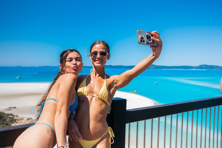 Two girls taking a selfie at Hill Inlet Lookout
