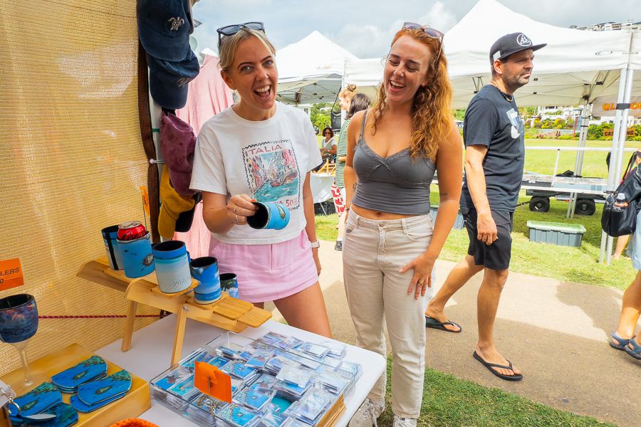Sailing Whitsundays Hero Image For What Day Is The Airlie Beach Market On?
