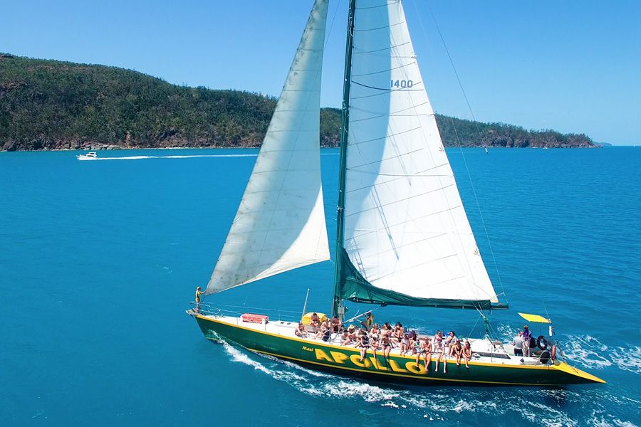 sailboat whitsundays