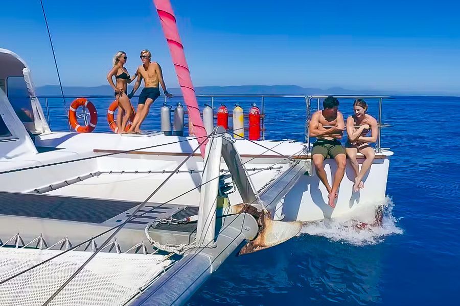 Couples on board Reef Daytripper