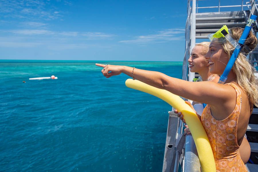 girls on the great barrier reef