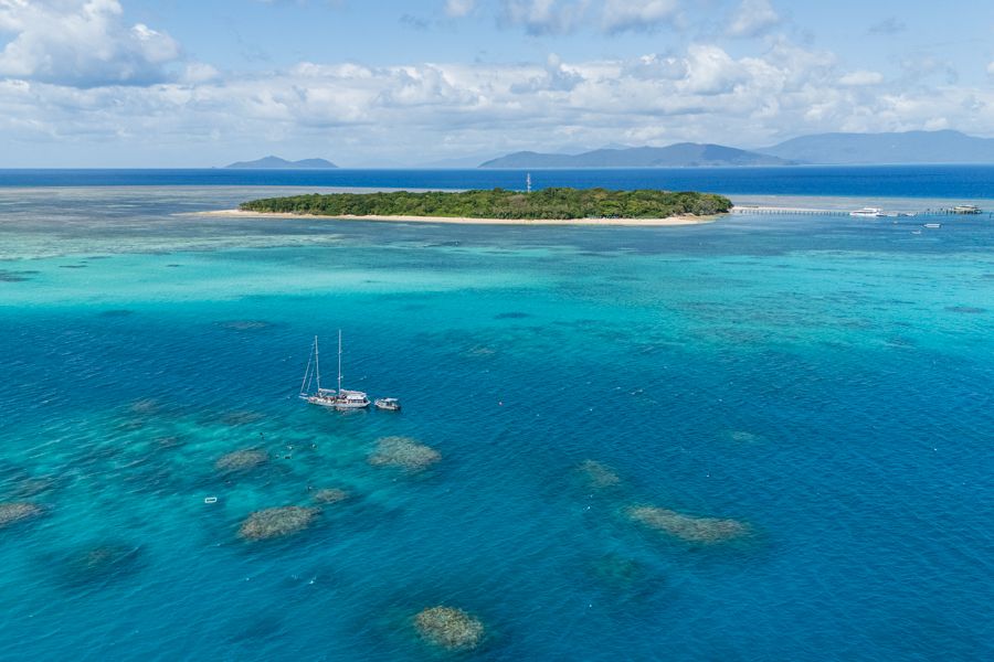 aerial view of green island great barrier reef cairns
