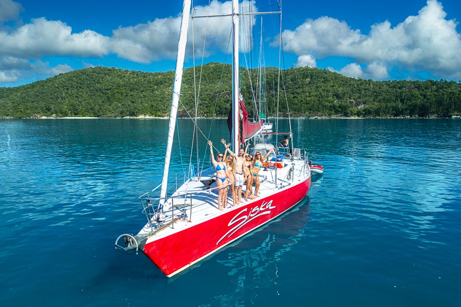 Group of backpackers on Siska